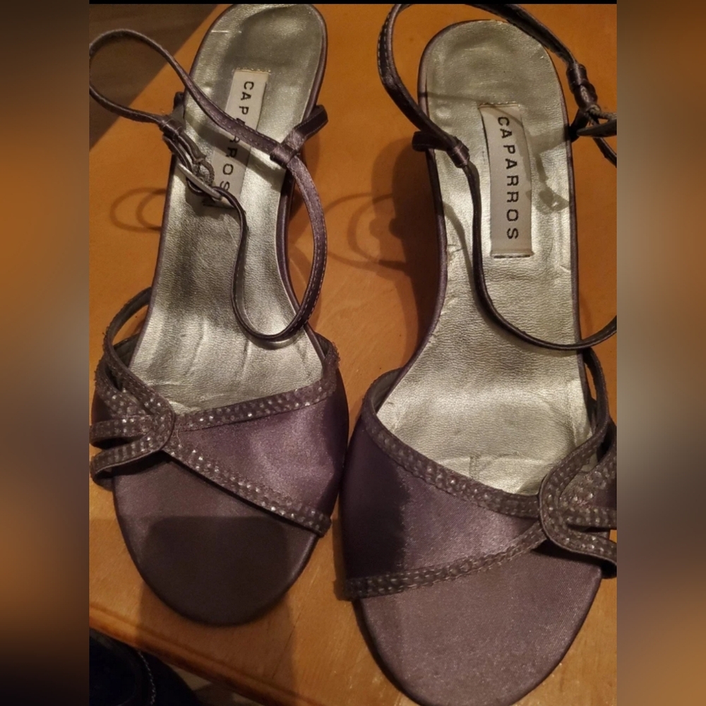 Womens Shoes Caparros Satin Rhinestone Jeweled Heels Size 9.